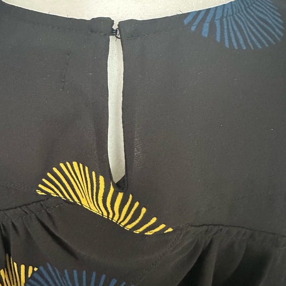 Cut out shoulder top - Picture 7 of 8